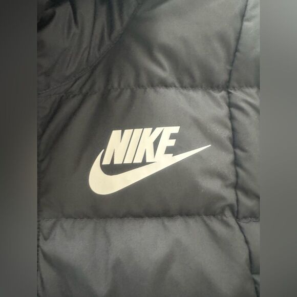 NIKE Black funnel neck puffer vest , cinched back , pockets - Picture 6 of 9